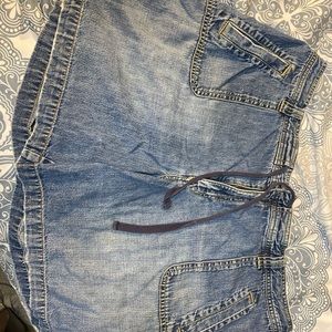Old Navy Jean shorts- sz 18